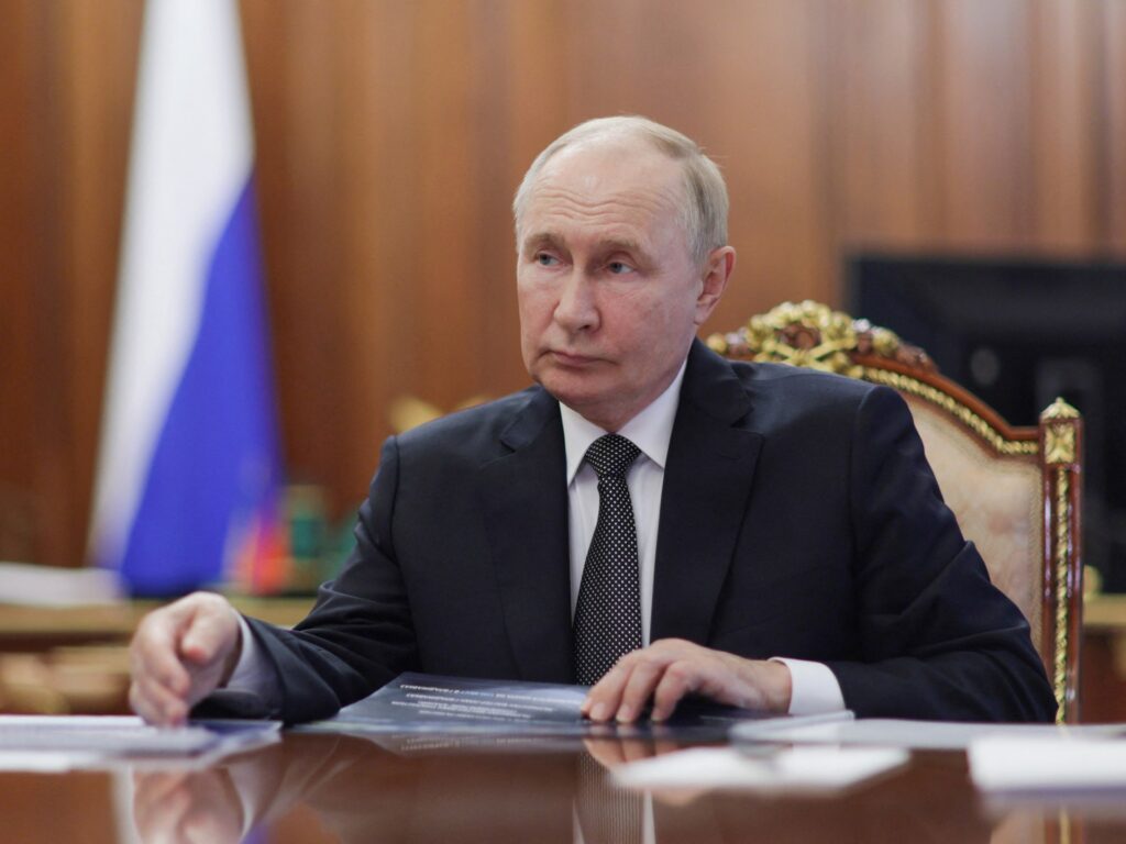 2024-11-11T114252Z_512264648_RC2Z2BASXOBD_RTRMADP_3_RUSSIA-PUTIN-1732144859.jpg