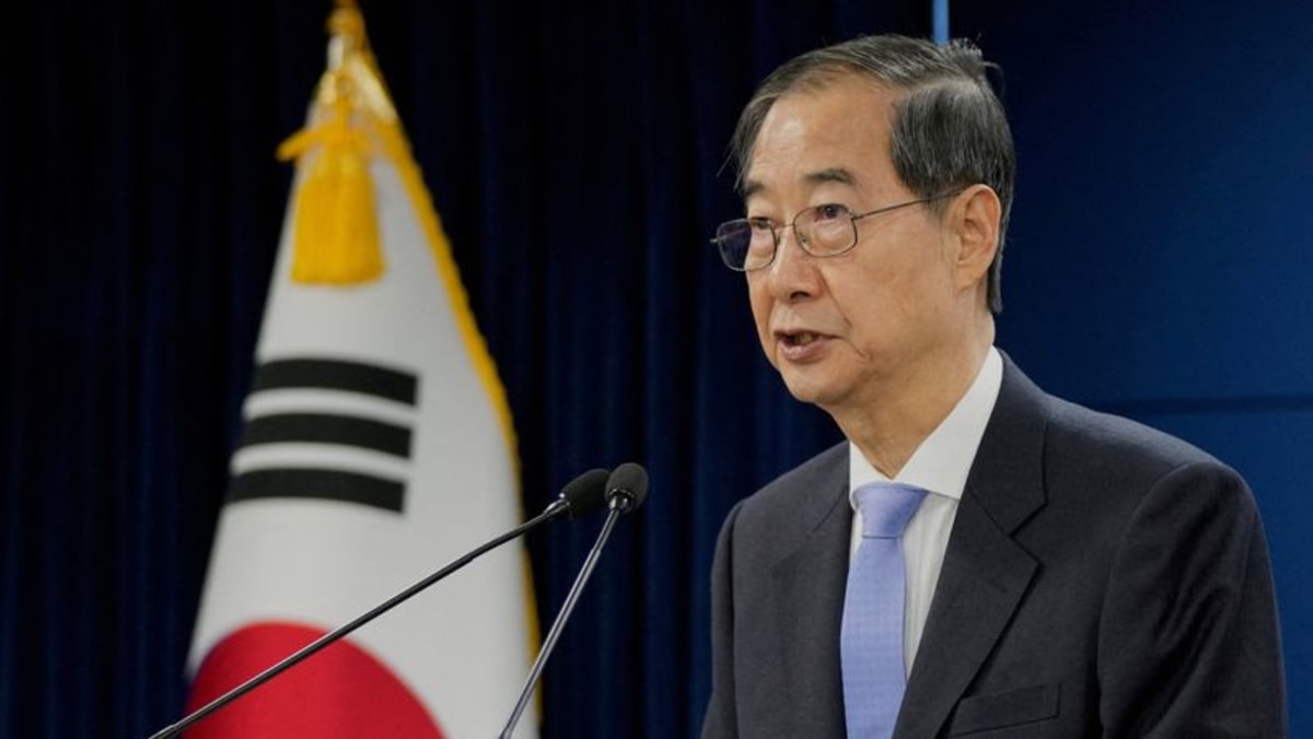2025-04-22t024559z_2_lynxmpel3l01x_rtroptp_3_southkorea-politics.jpg