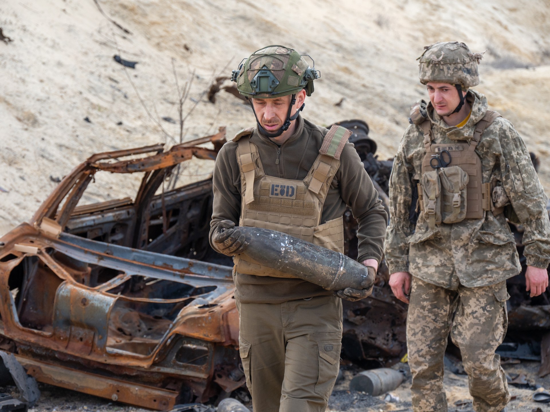 AA-20250415-37637656-37637636-UKRAINIAN_SAPPERS_USE_CUMULATIVE_CHARGES_TO_DESTROY_RUSSIAN_AMMUNITION.jpeg